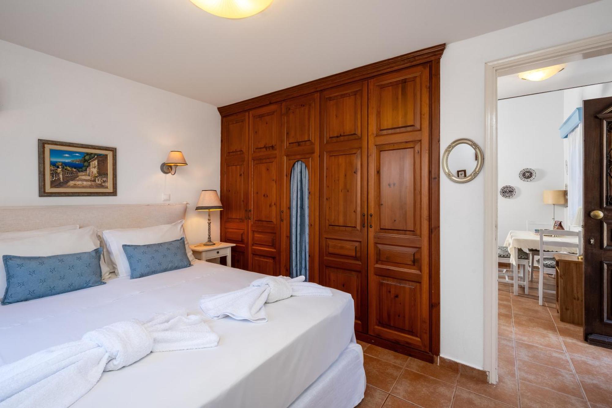 Villa Ftenagia Chalki Town Ngoại thất bức ảnh