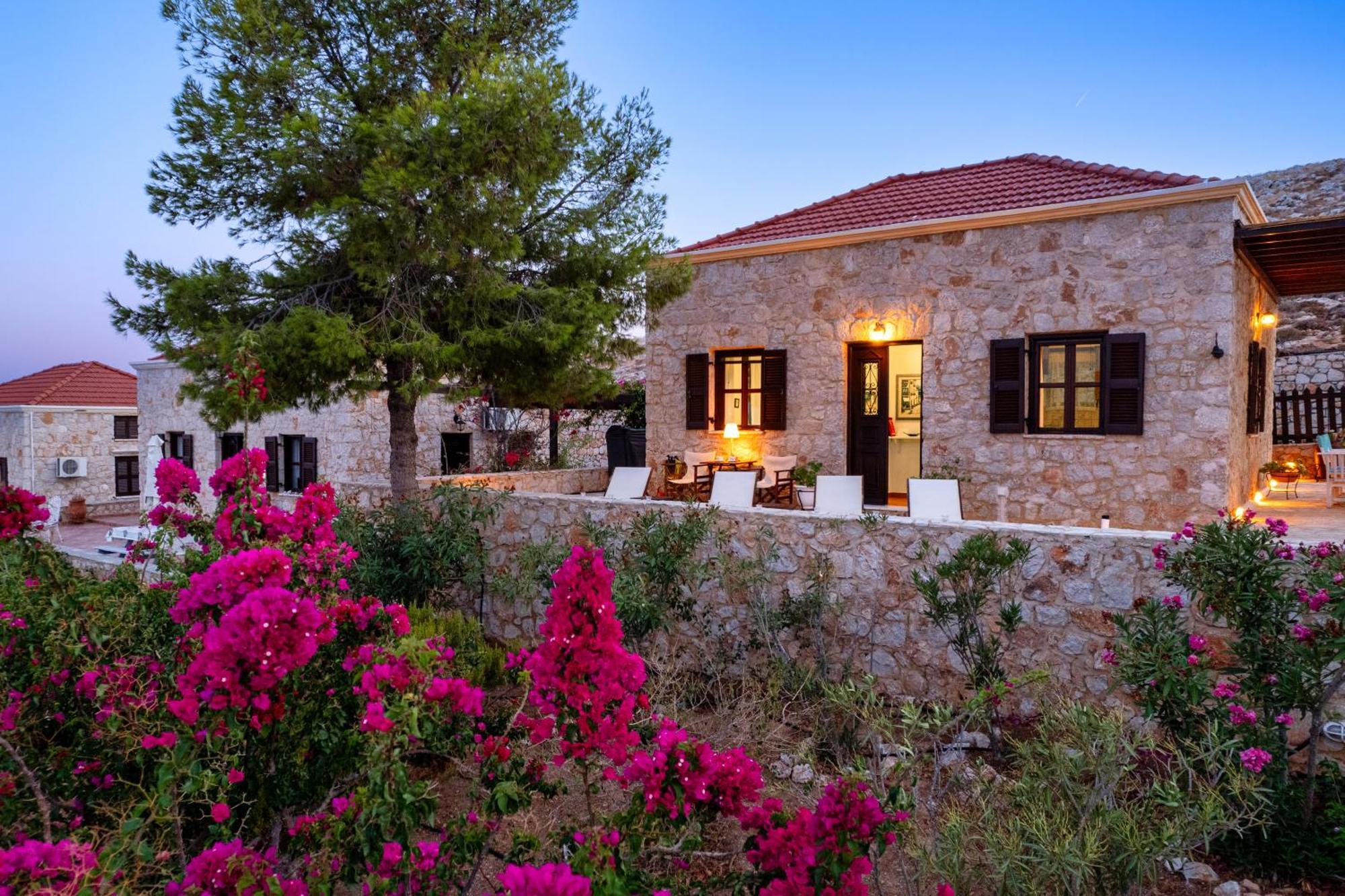 Villa Ftenagia Chalki Town Ngoại thất bức ảnh